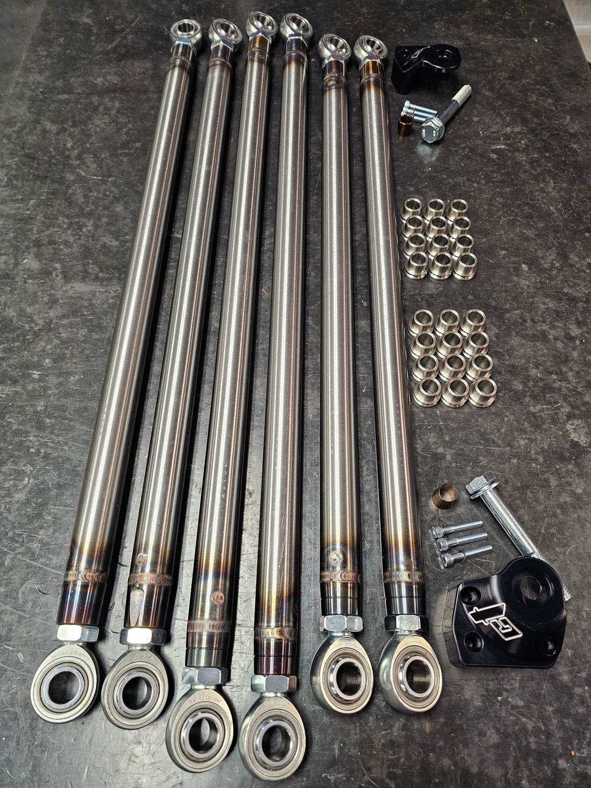 Maverick R Pro Desert Chromoly Radius Rods - product image 3