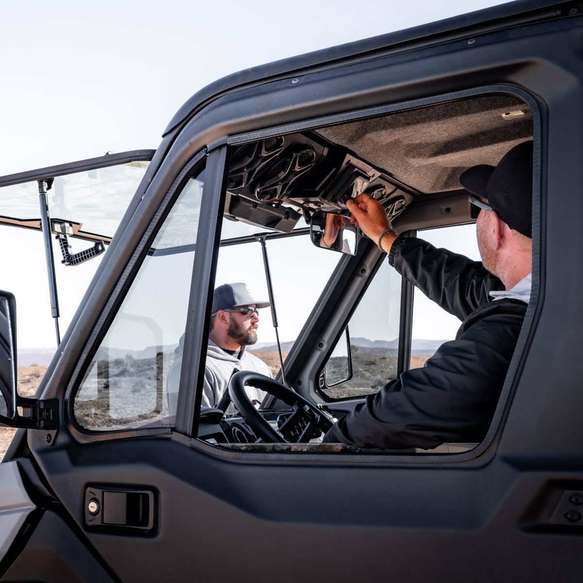 CanAm Defender | 2018-2027 HD10 & 2027 HD11 | 4-Speaker Overhead Sound Bar w/Kenwood Bluetooth and Kicker KM Speakers - product image 2