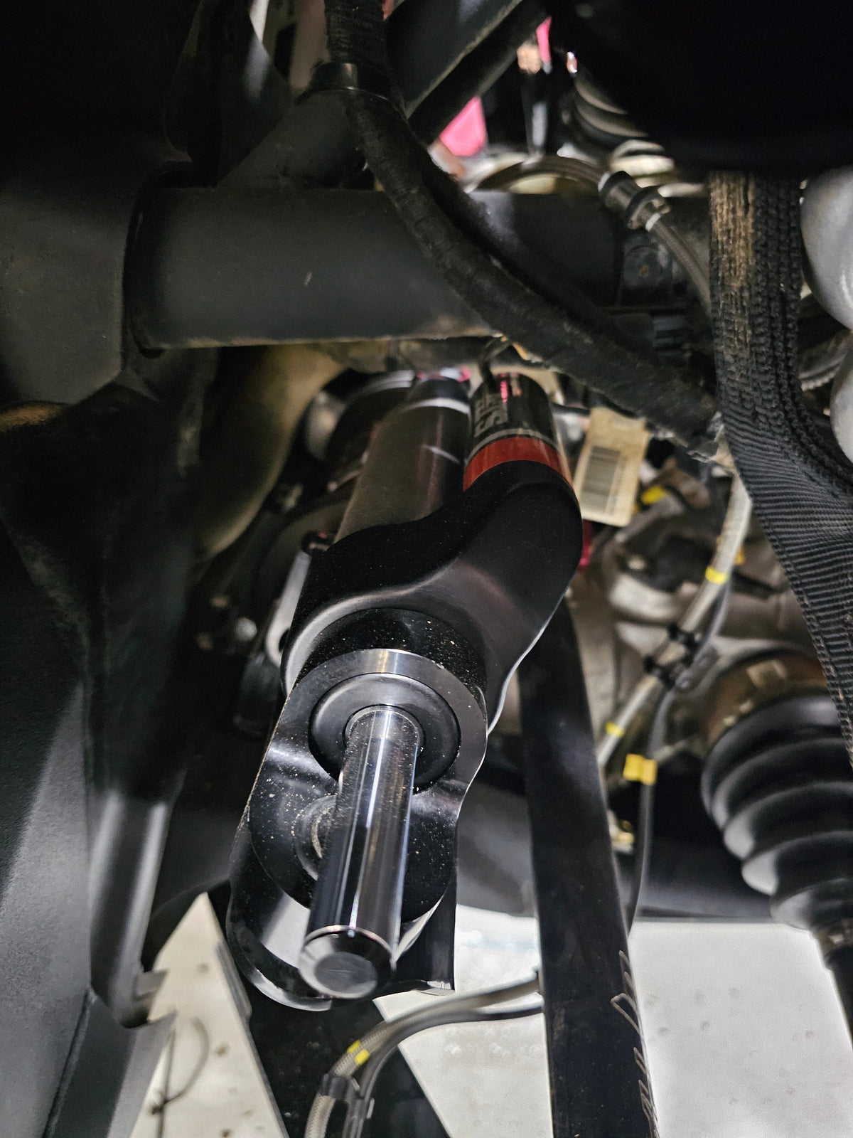 Maverick R Steering Dampener Assembly - product image 4