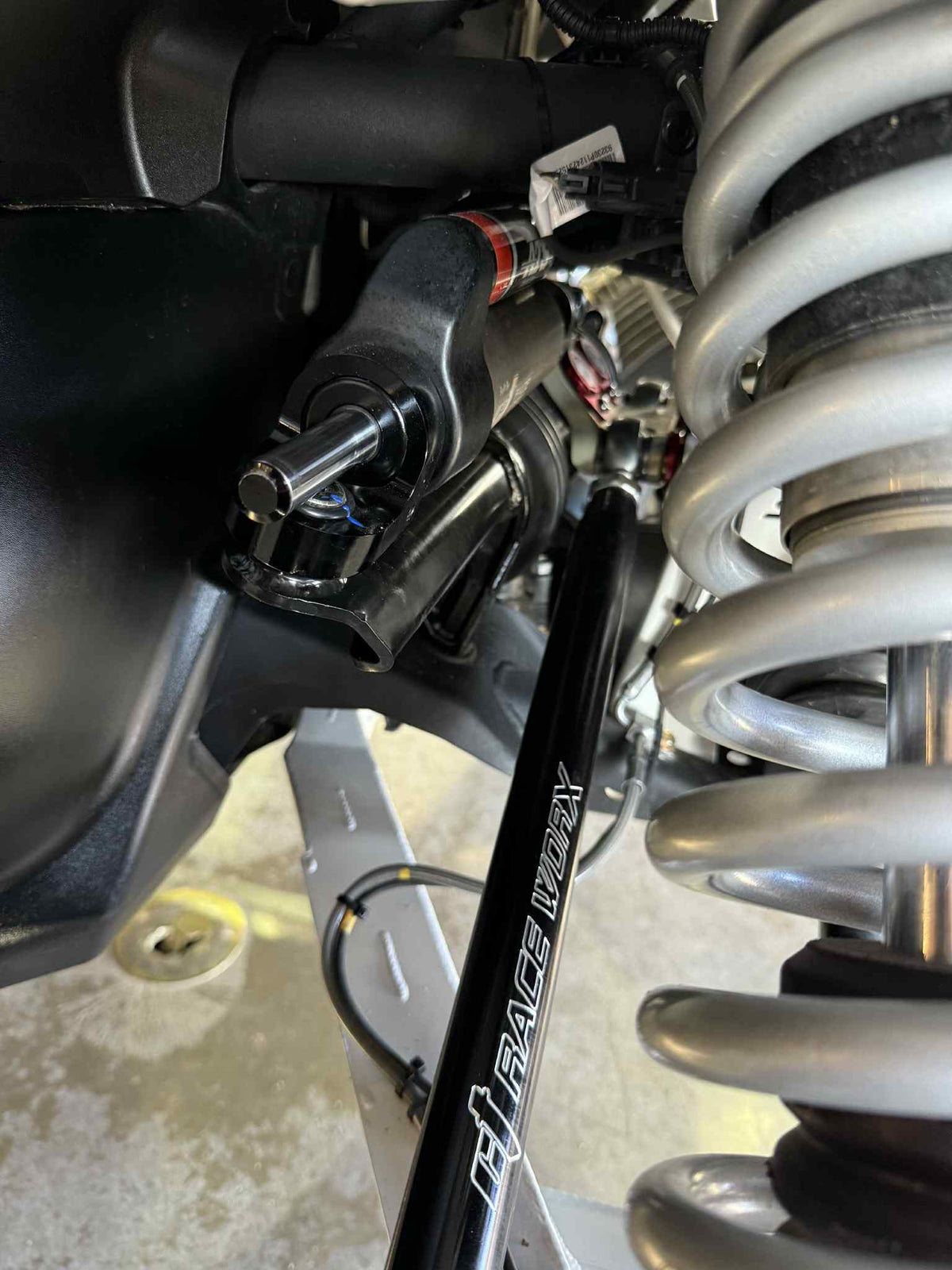 Maverick R Steering Dampener Assembly - product image 5